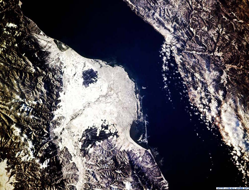 贝加尔湖地形卫星影象图